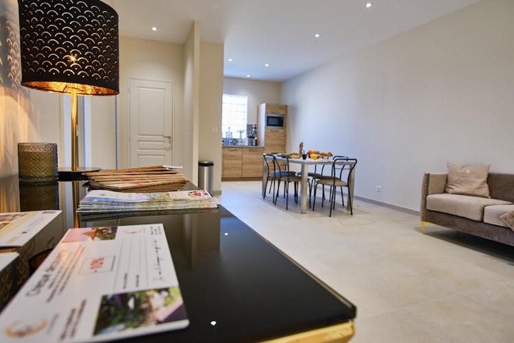 Les Doyennes Bed & Breakfast Brugny-Vaudancourt Eksteriør bilde